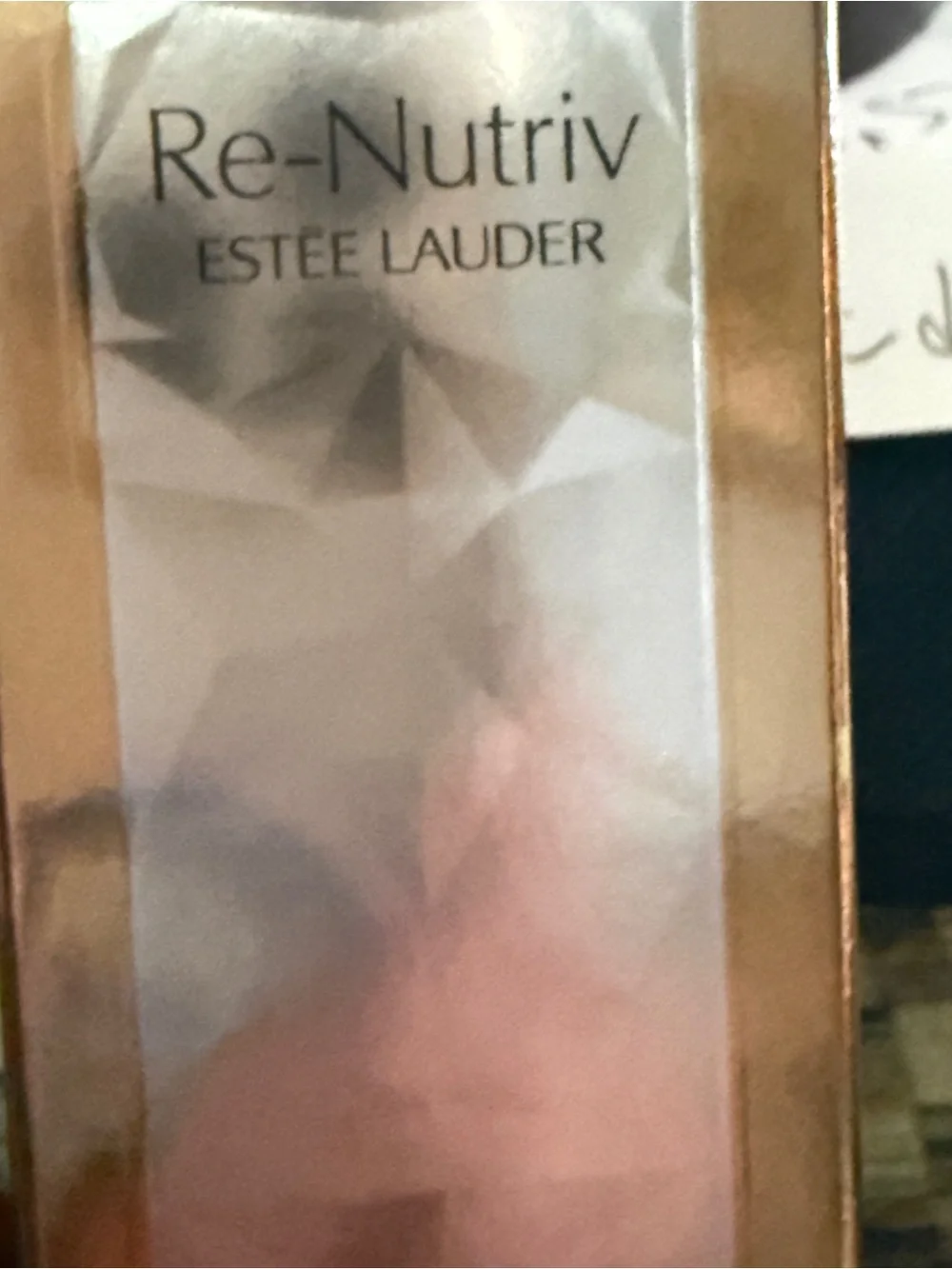 Estée Lauder Re-Nutriv Ultra Radiance Liquid Makeup - spf 20 Ecru 1N2 NWT